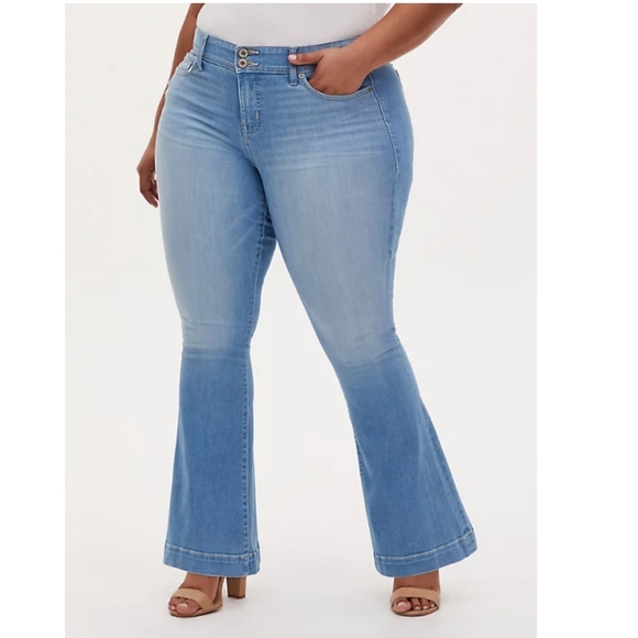 MID RISE FLARE JEAN - PREMIUM STRETCH LIGHT WASH - Picture 1 of 4